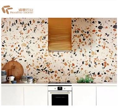 Terrazzo beton plitkalari sotiladi
